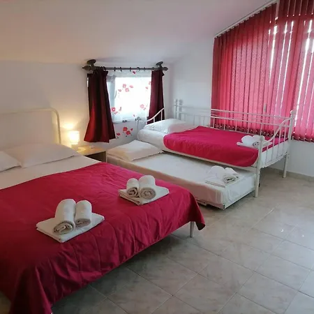 Bа́kish Guest house Obzor