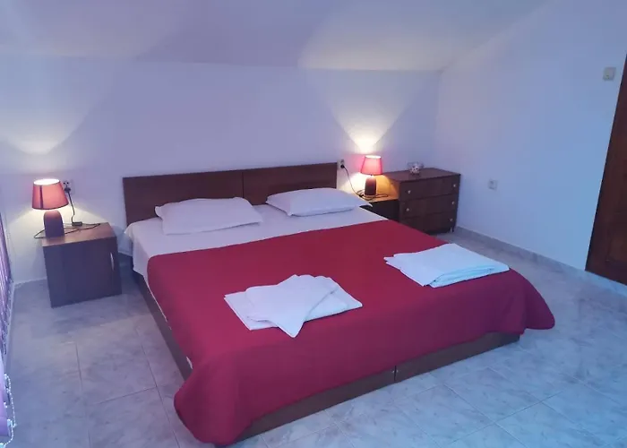 Bа́kish Guest house Obzor